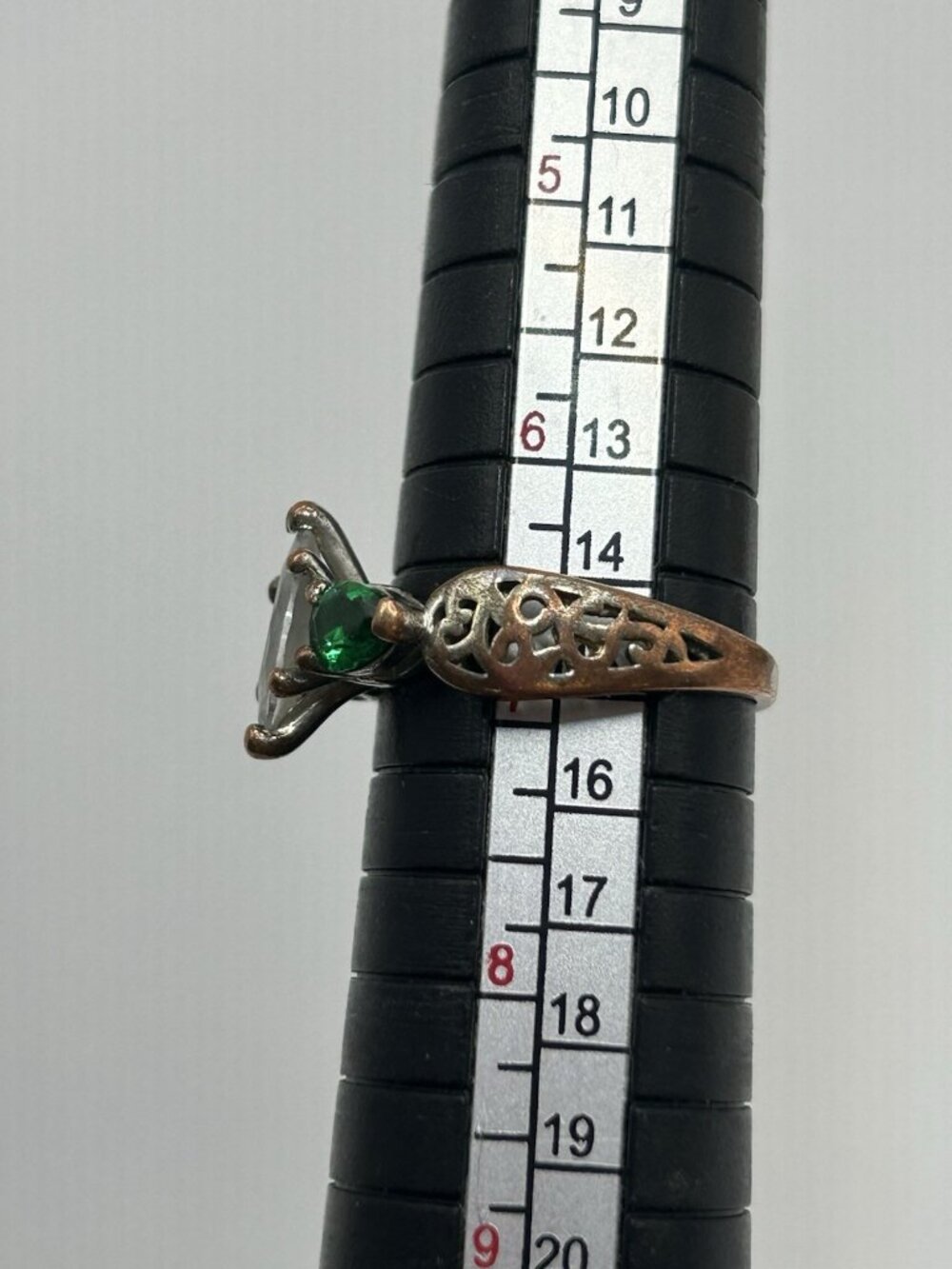 Vintage Marquise Clear & Green Stone Costume Ring Size 7 Mixed Metal As Is Craft - Picture 10 of 12